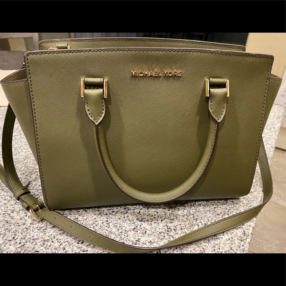 Michael Kors Selma Medium Bag